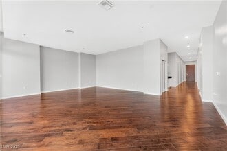 4575 Dean Martin Dr in Las Vegas, NV - Building Photo - Building Photo