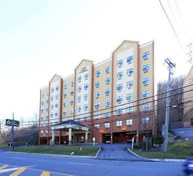 Furnished Studio - Elmsford in Elmsford, NY - Foto de edificio - Building Photo