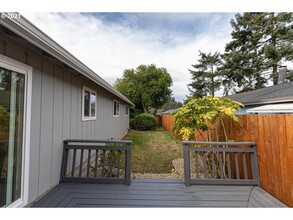 942 Fenwick St in Coos Bay, OR - Building Photo - Building Photo