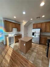 8144 Satin Carnation Ln in Las Vegas, NV - Building Photo - Building Photo