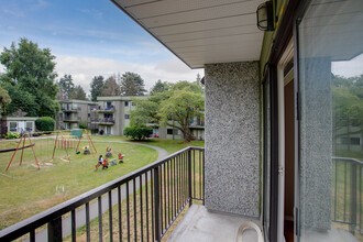 Cedartree Village in Surrey, BC - Building Photo - Interior Photo