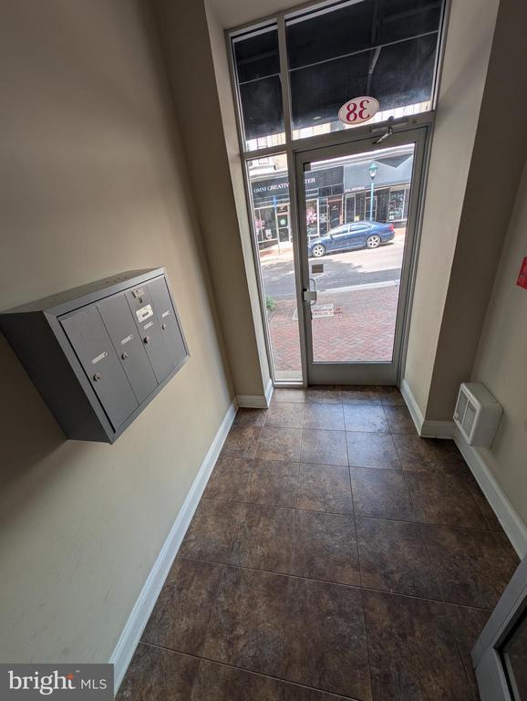38 N Potomac St in Hagerstown, MD - Foto de edificio - Building Photo
