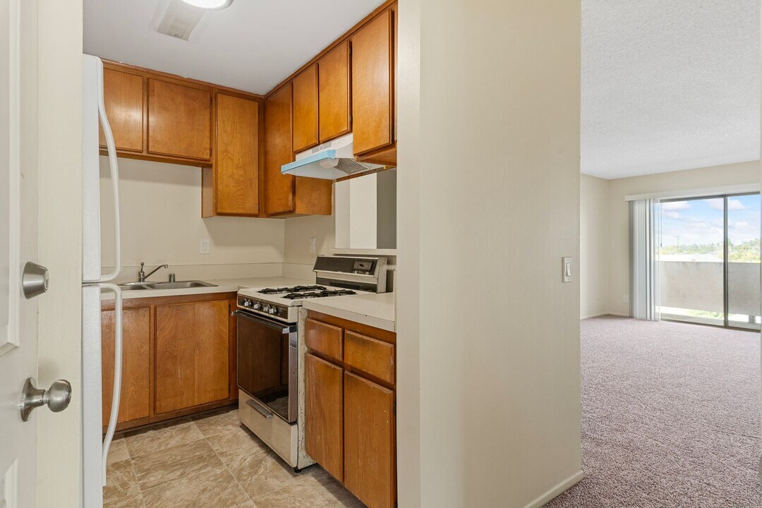 1070 Loma Ave in Long Beach, CA - Building Photo