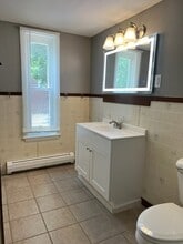 133 Pleasant St, Unit 1 in Gardner, MA - Building Photo - Building Photo