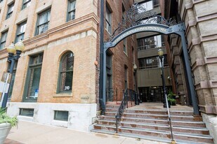 308 W 8th St in Kansas City, MO - Building Photo