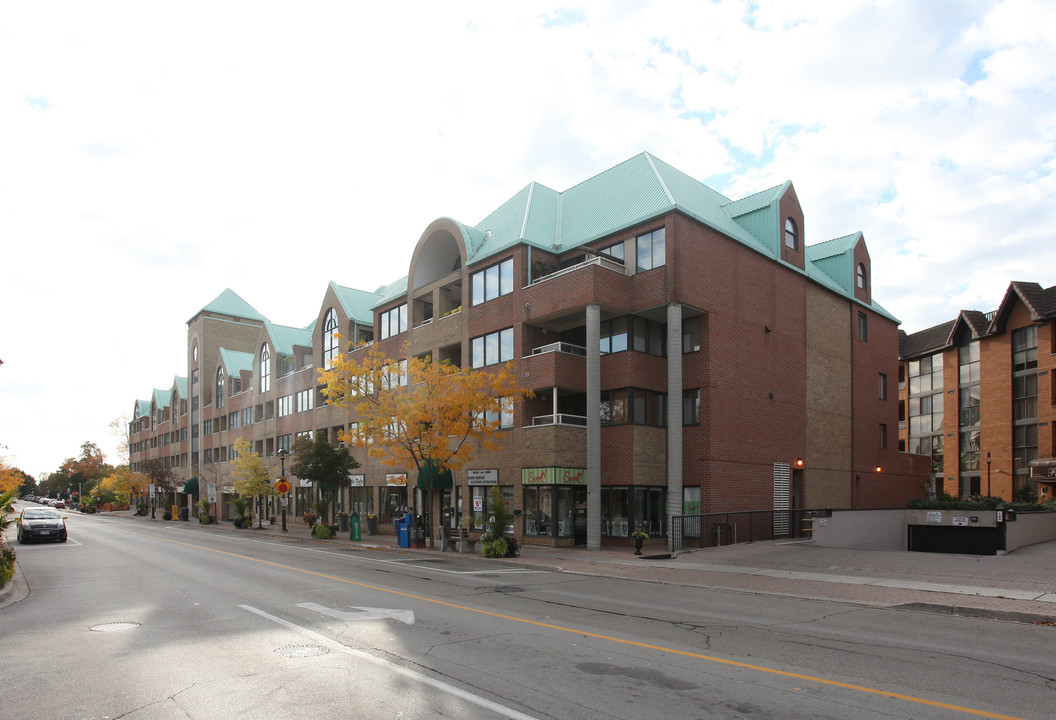 Stone Boat Quay Condominiums in Oakville, ON - Building Photo