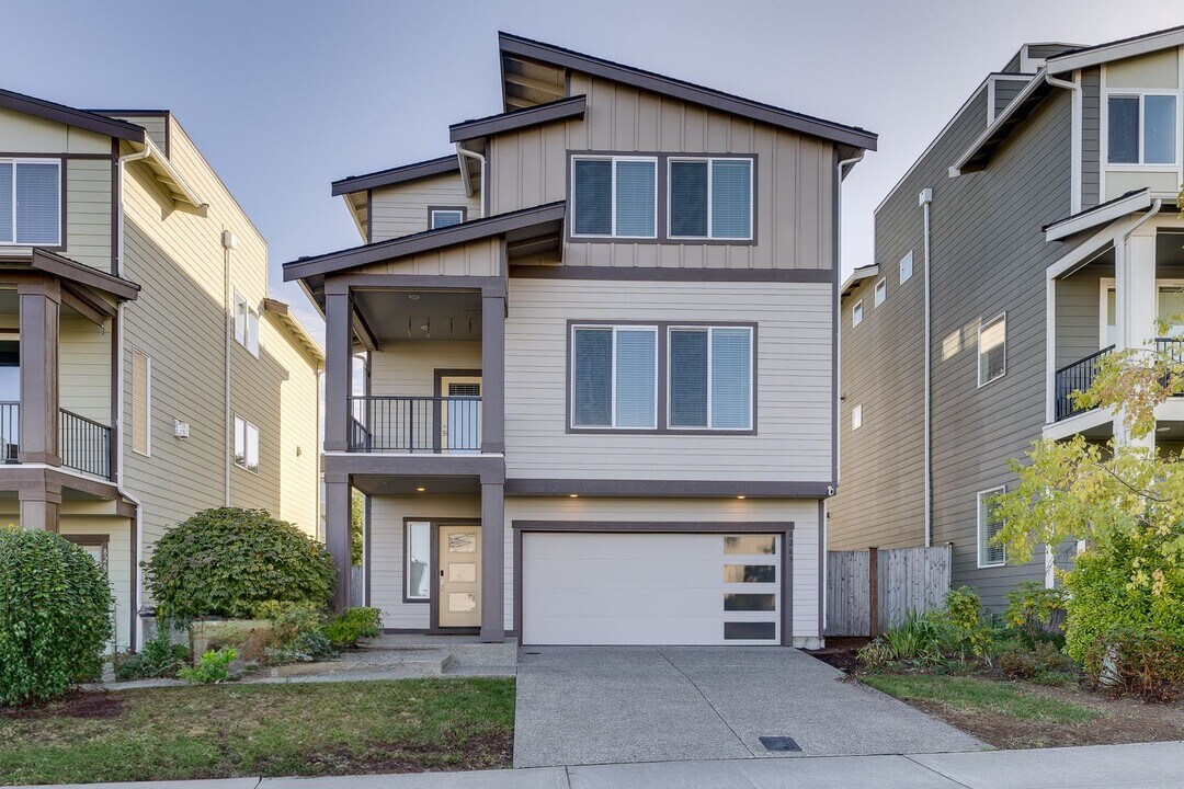8263 S 118th Ct in Seattle, WA - Building Photo