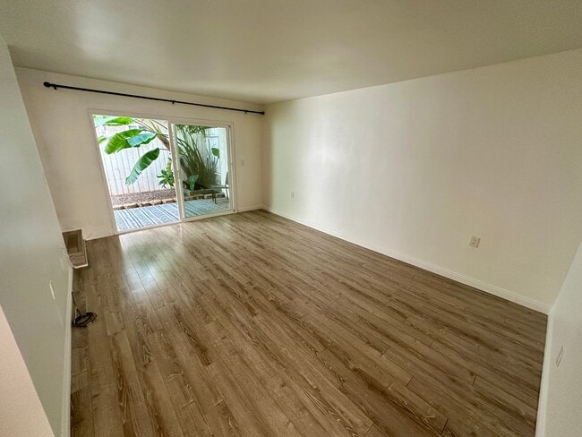 property at 1815 Armour Ln