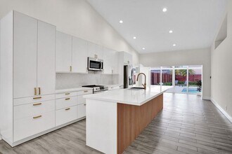 11175 Jasmine Hill Cir in Boca Raton, FL - Foto de edificio - Building Photo