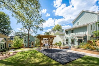 1353 Finley St NE in Atlanta, GA - Building Photo - Building Photo