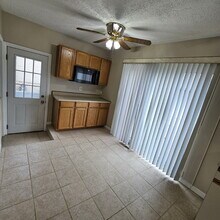 15565 Chestnut St in Roseville, MI - Building Photo - Building Photo