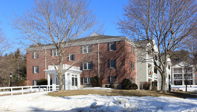 Meadow Park Apartments in Augusta, ME - Foto de edificio - Building Photo