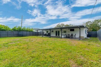 5070 SW 94th Terrace in Cooper City, FL - Building Photo - Building Photo