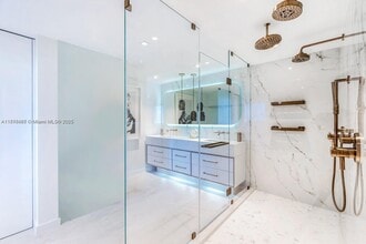 488 NE 18th St, Unit 508 in Miami, FL - Foto de edificio - Building Photo