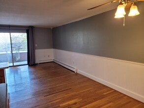 11 Rambling Brook Ln, Unit C in Glastonbury, CT - Building Photo - Building Photo