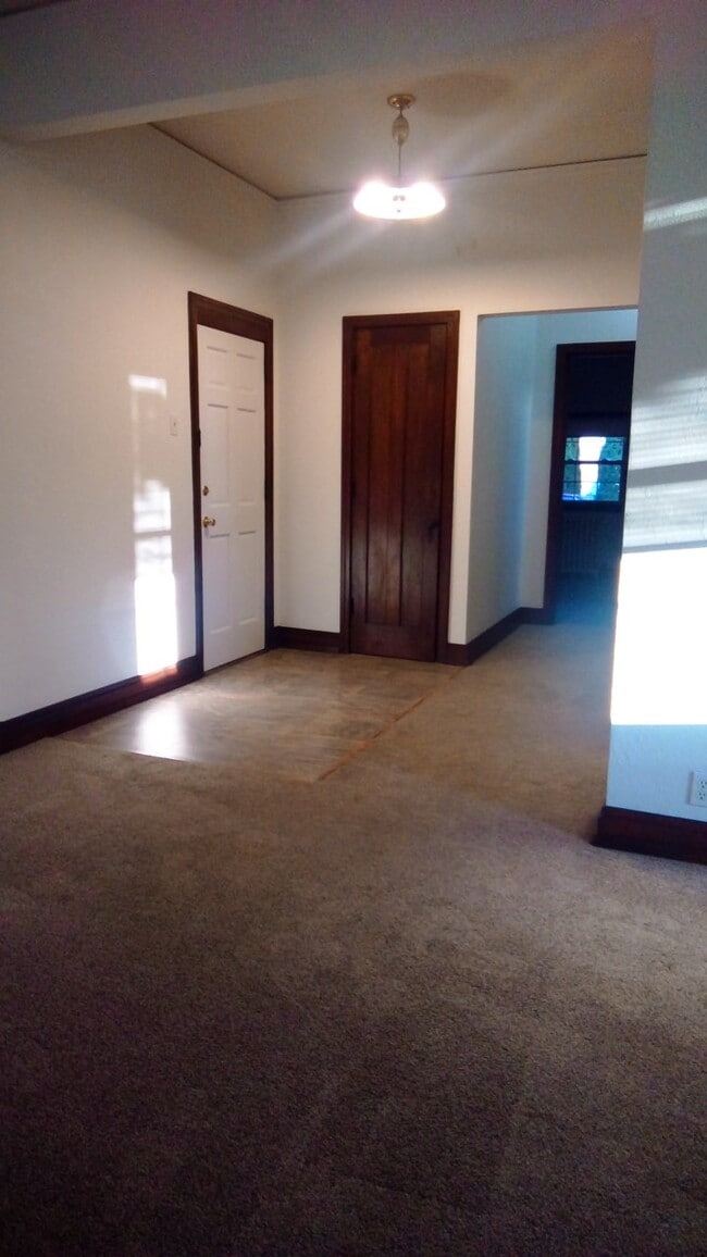 27 State N St, Unit # 3 in Chilton, WI - Building Photo - Building Photo