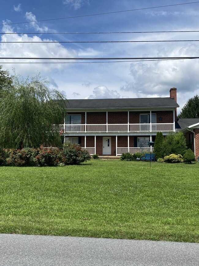 property at 204 N Red Hill Rd