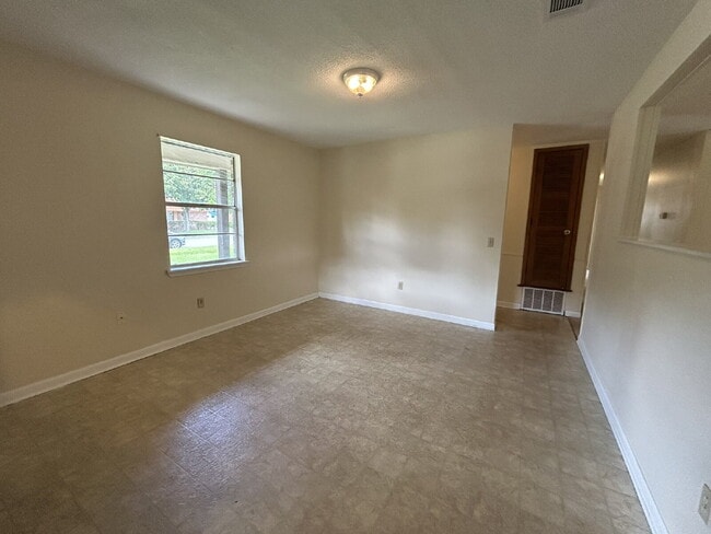 139 Deerwood Ct in Hinesville, GA - Building Photo - Building Photo