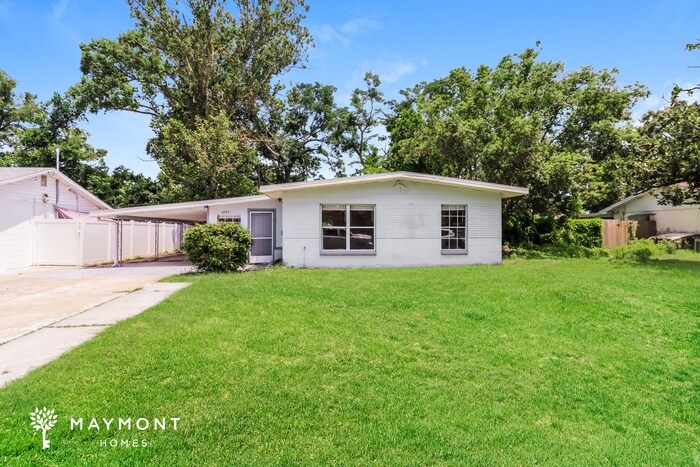 6733 Pomander Ave in New Port Richey, FL - Building Photo