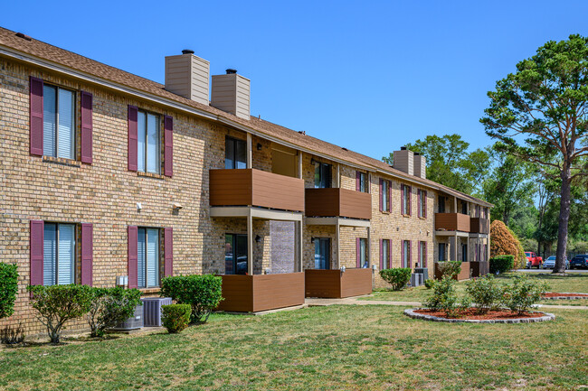 Ember Ridge Apartments in Pensacola, FL - Building Photo - Building Photo