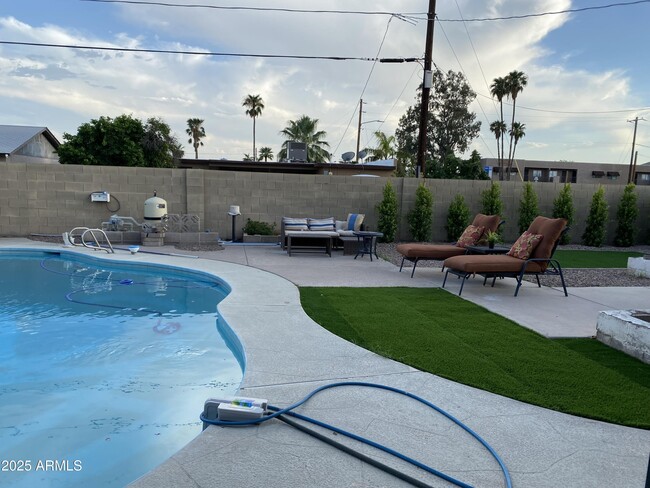 3201 E Hubbell St in Phoenix, AZ - Building Photo - Building Photo