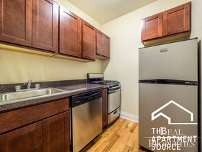 4828 N Damen Ave, Unit 311 in Chicago, IL - Foto de edificio - Building Photo