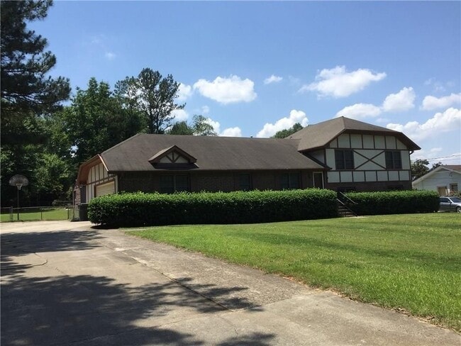 property at 227 Sandra Dr NW