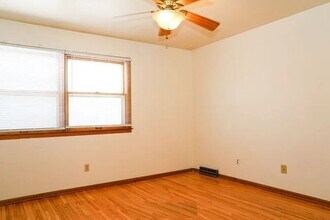 3237 Douglas Dr N in Crystal, MN - Building Photo - Building Photo