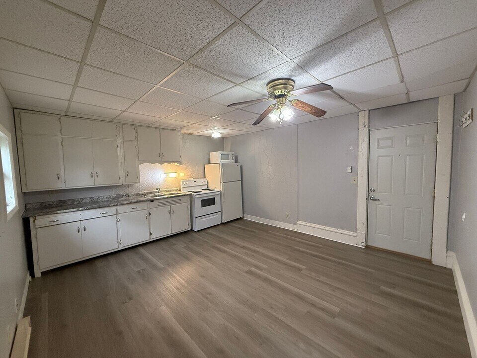 717 5th Ave S-Unit -Apt 3 in La crosse, WI - Building Photo