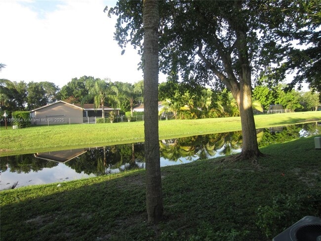 10818 Royal Palm Blvd in Coral Springs, FL - Building Photo - Building Photo
