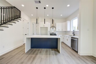 3639 Rebecca St in Houston, TX - Foto de edificio - Building Photo