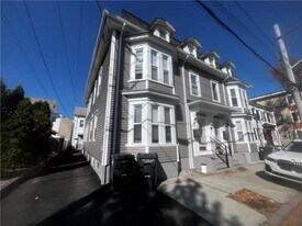 43 Kenyon St in Providence, RI - Building Photo
