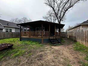 796 W Tarleton St in Stephenville, TX - Foto de edificio - Building Photo