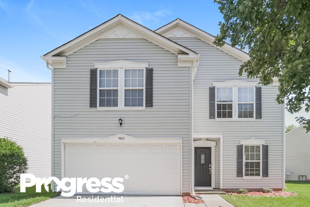 4803 Reinbeck Dr in Charlotte, NC - Building Photo