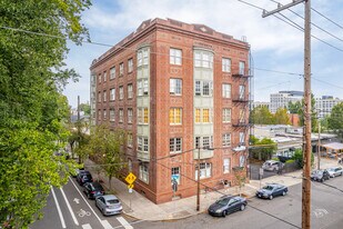 The Wickersham Apartments in Portland, OR - Building Photo