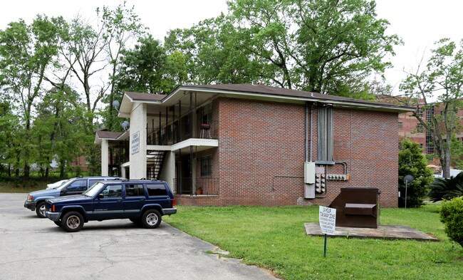 Hinson Apartments in Tallahassee, FL - Building Photo - Building Photo