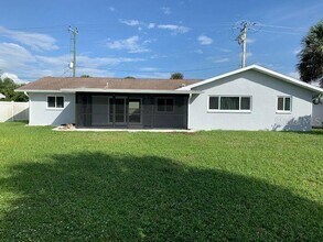 3069 Rock Creek Dr in Port Charlotte, FL - Building Photo - Building Photo