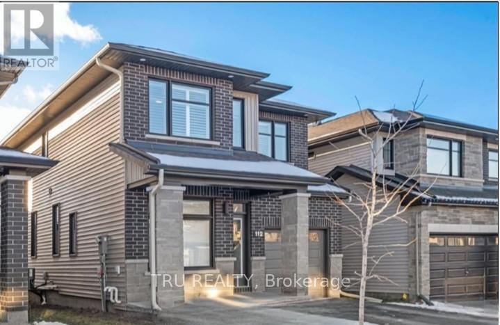 112 Minikan St in Ottawa, ON - Building Photo