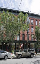 208 Washington St in Jersey City, NJ - Building Photo - Building Photo