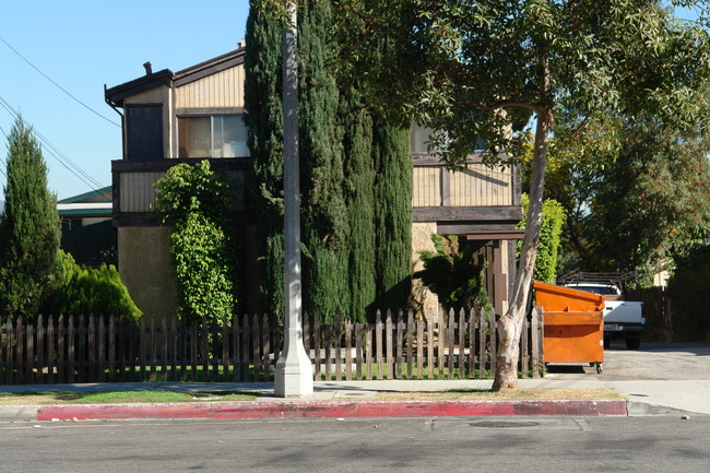 424 Wilson Ave in Pasadena, CA - Building Photo - Building Photo