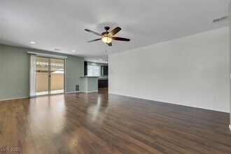 7595 Peaceful Trellis Dr in Las Vegas, NV - Building Photo - Building Photo