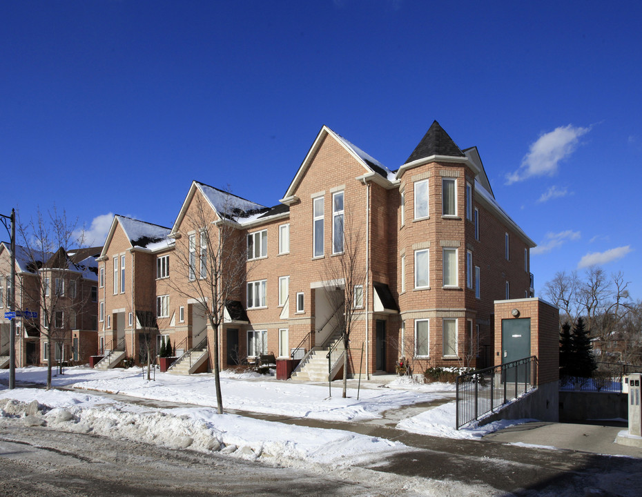 72-80 Aerodrome Cres in Toronto, ON - Building Photo