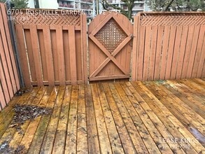 6704 Rose-Ville Garden Dr in Windsor, ON - Building Photo - Building Photo