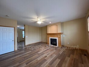 7764 Beech Tree Ln in West Des Moines, IA - Building Photo - Building Photo