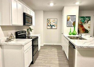 20112 Torrey Pines Ln in Cleveland, TX - Building Photo - Building Photo