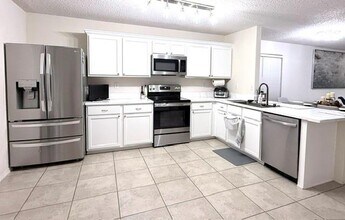 1027 Mazourka Dr in Arlington, TX - Building Photo - Building Photo