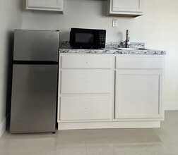 15280 SW 160th St, Unit Room for rent in Miami, FL - Building Photo - Building Photo