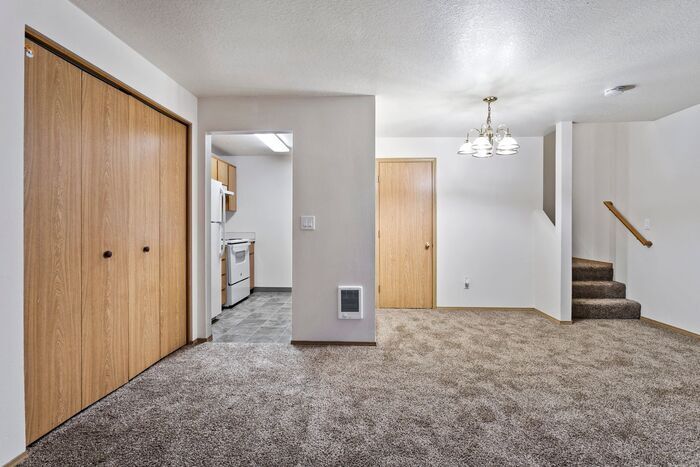 205 NE 148th Ave in Portland, OR - Building Photo
