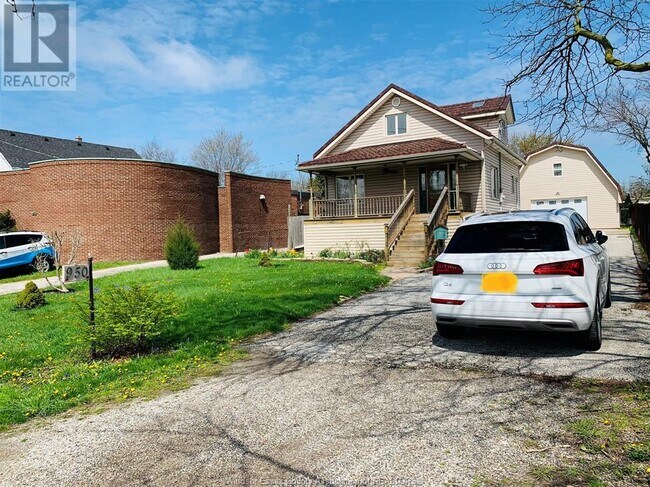 950 Grand Marais Rd W in Windsor, ON - Building Photo - Building Photo