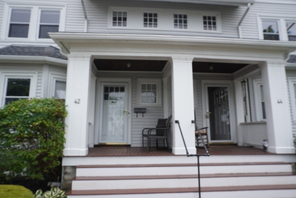 42 Richardson Ave in Wakefield, MA - Building Photo